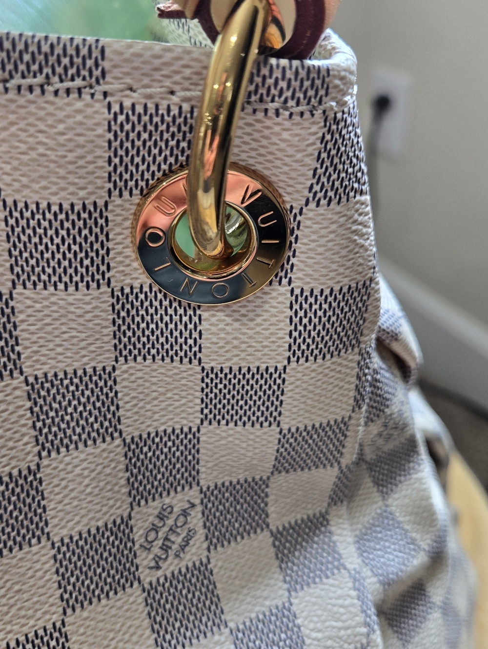 Authentic Louis Vuitton Damier Azur Artsy - Picture 7 of 13